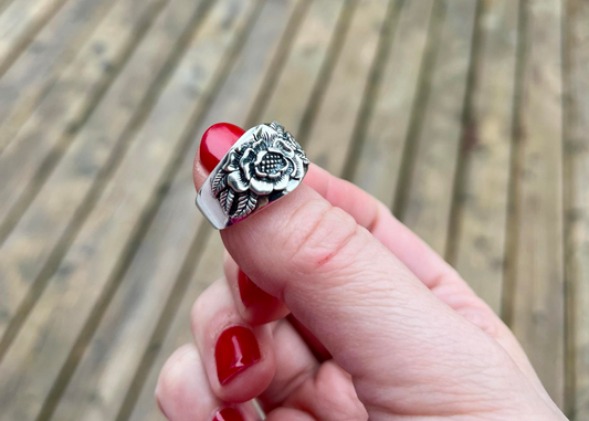 Peonia Sterling Silver Peony Ring